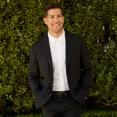 The Jetsetter Blazer in True Black on a neutral background