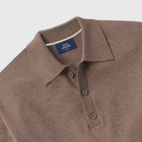 Detail view of the Legacy Resort Polo in Mocha Heather.