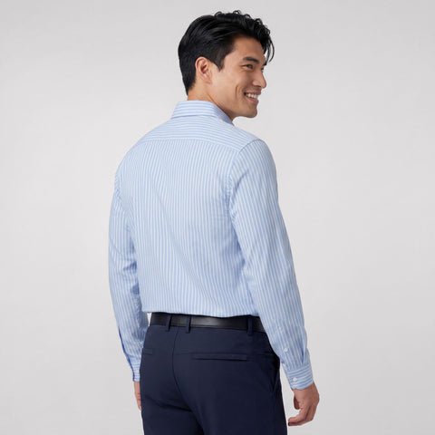 Back view of the Everywear Shirt Standard Length in Fine Stripe showing fit.