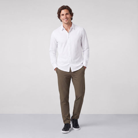 A secondary view of the Everywear Shirt Shorter Length in True White on a model.